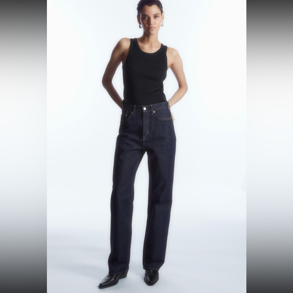 COS Column Jeans, size 27
Current RRP $135 
Excellent condition
